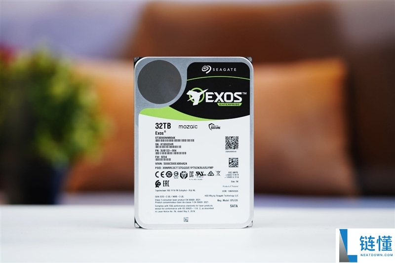 希捷银河Exos 32TB评测：机械硬盘巅峰,容量速度牢靠性都无可抉剔