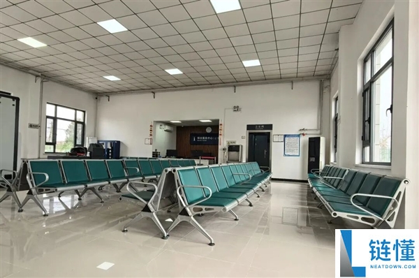 “全国最小火车站”：还没我家大呢,