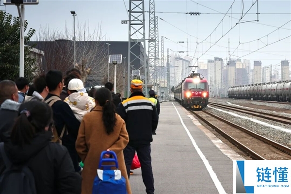 “全国最小火车站”：还没我家大呢,