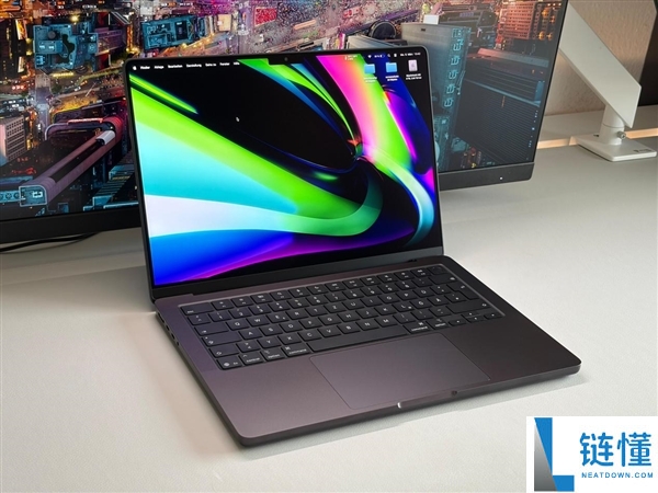 苹果最新M5 Max实测：机能与RTX 5070相称,还要什么独显