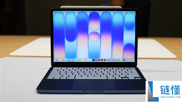 华硕：苹果MacBook Neo震动了PC行业 但它就是个平板