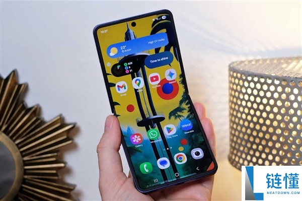 苹果摒弃小折叠屏iPhone,网友支撑：美丽的小废物
