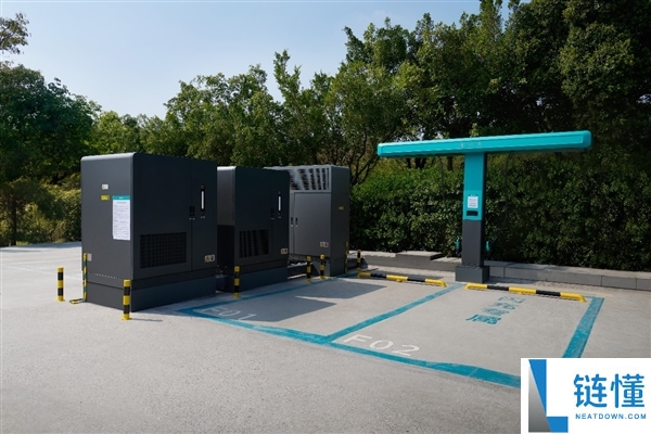 功率1500kW 9分钟充斥电,已有高速效劳区点名要比亚迪闪充桩