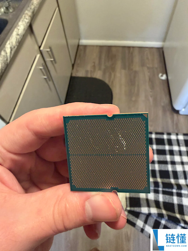 第一次见：锐龙7 7700X竟然被狗吃了,