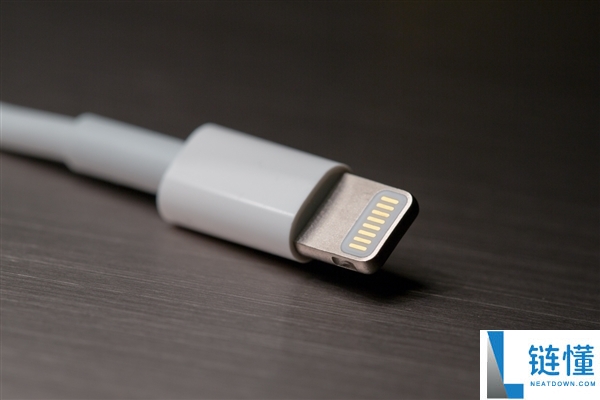 经典闭幕,苹果首款Lightning接口iPhone 5被列为过时产物