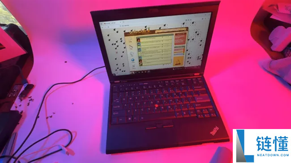 100多元让14岁老条记本更生,ThinkPad换上IPS屏：视觉体验判若两机
