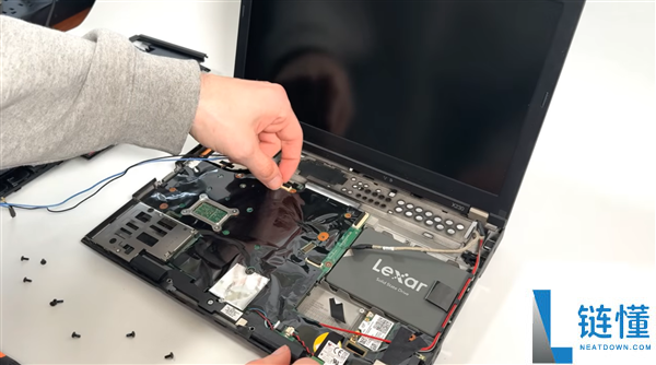 100多元让14岁老条记本更生,ThinkPad换上IPS屏：视觉体验判若两机
