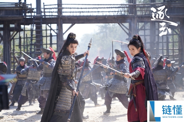 福建一高中百日誓师：校长横刀立马COS《逐玉》武安侯