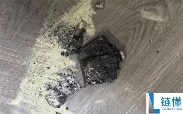 用了四年的充电宝凭空爆炸 这些使用习气千万要改