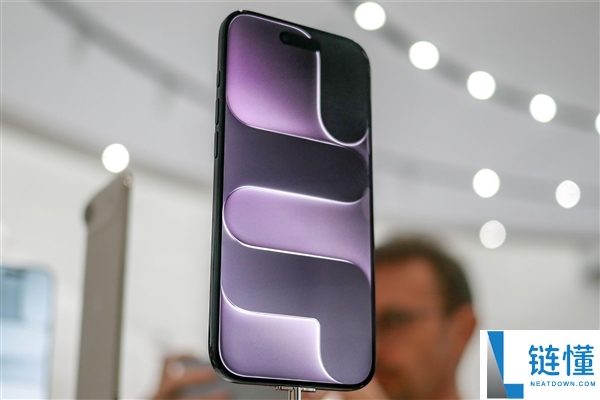 苹果供给链要变天,4家供给商赴美：iPhone零部件开启美国制造