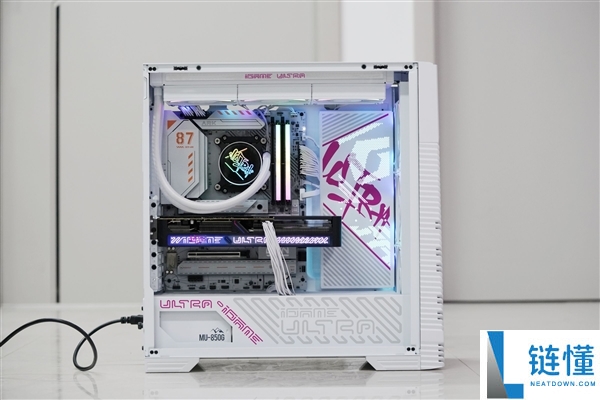 嘻哈涂鸦太吸睛,七彩虹RTX 5070 Ultra OC 12GB图赏