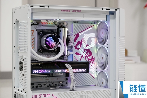 嘻哈涂鸦太吸睛,七彩虹RTX 5070 Ultra OC 12GB图赏