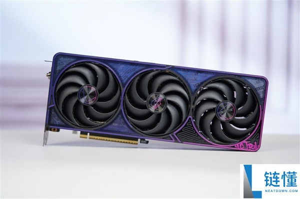 嘻哈涂鸦太吸睛,七彩虹RTX 5070 Ultra OC 12GB图赏