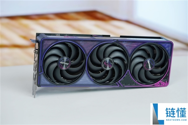 嘻哈涂鸦太吸睛,七彩虹RTX 5070 Ultra OC 12GB图赏