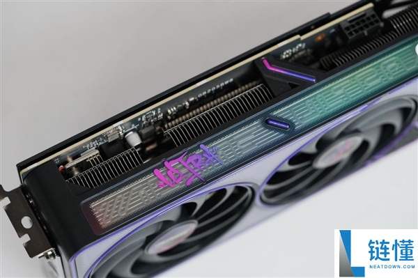 嘻哈涂鸦太吸睛,七彩虹RTX 5070 Ultra OC 12GB图赏