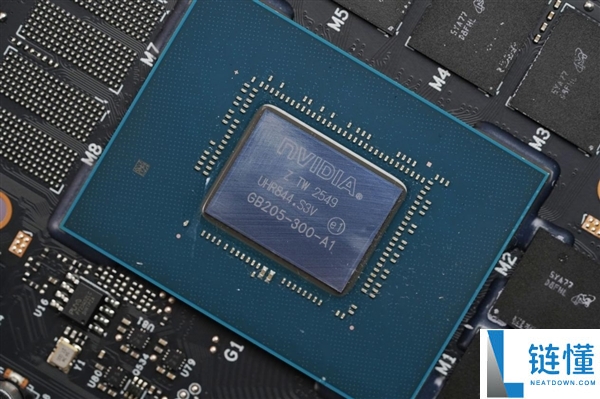 嘻哈涂鸦太吸睛,七彩虹RTX 5070 Ultra OC 12GB图赏
