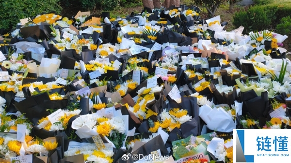 拒绝直播,张雪峰本日悲悼会 全国各地万千学子来送别：现场一封手写信让人动容