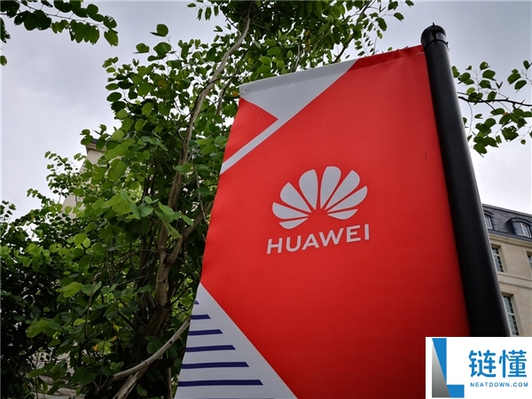 全国首个万卡级全栈自立可控智算集群点亮,搭载华为先辈芯片