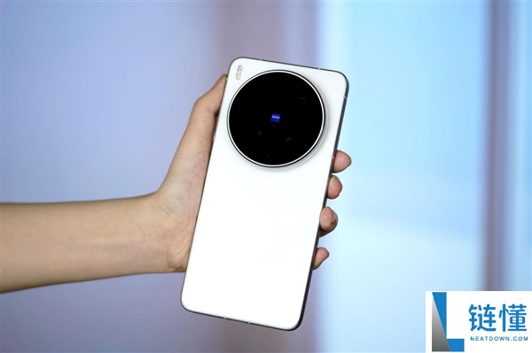 400mm增距镜、直出2亿像素,vivo X300 Ultra摄影师套装图赏