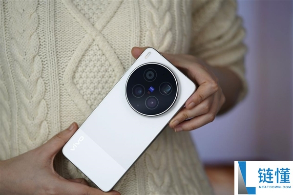 400mm增距镜、直出2亿像素,vivo X300 Ultra摄影师套装图赏