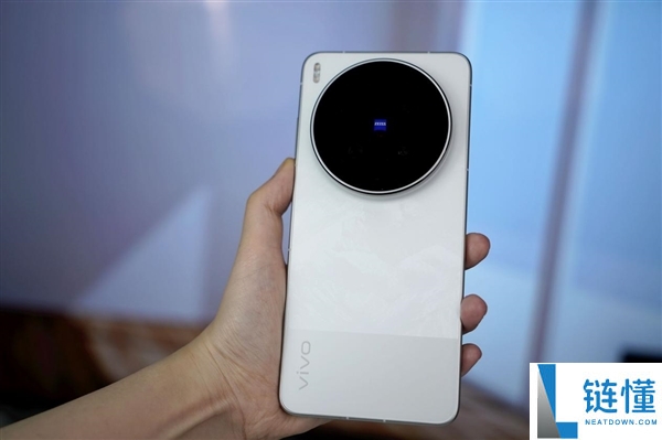 400mm增距镜、直出2亿像素,vivo X300 Ultra摄影师套装图赏