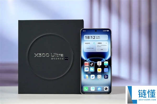400mm增距镜、直出2亿像素,vivo X300 Ultra摄影师套装图赏