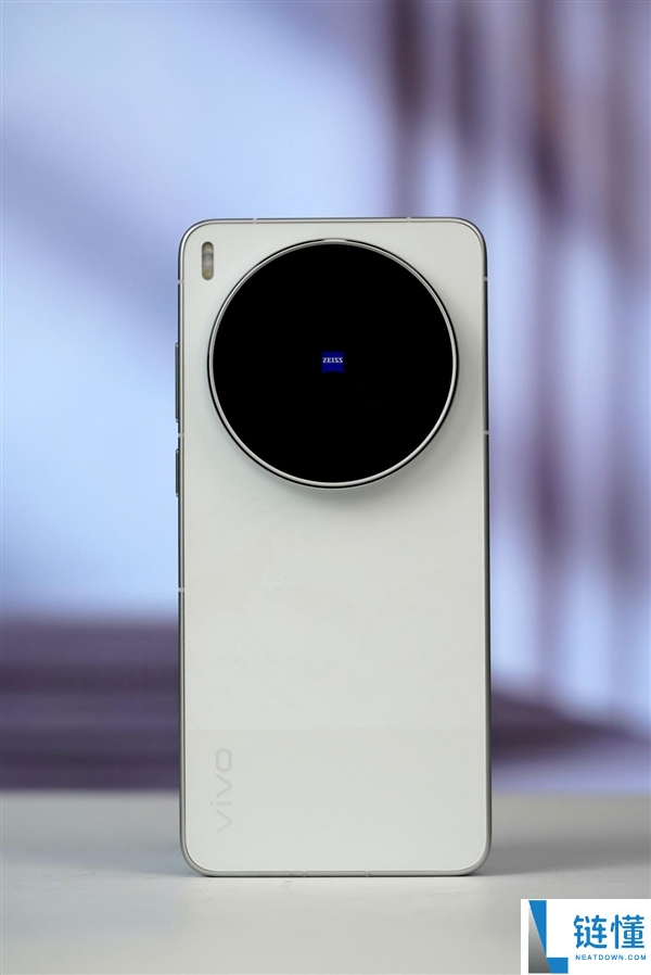 400mm增距镜、直出2亿像素,vivo X300 Ultra摄影师套装图赏