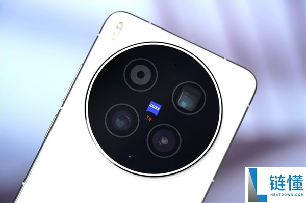 400mm增距镜、直出2亿像素,vivo X300 Ultra摄影师套装图赏