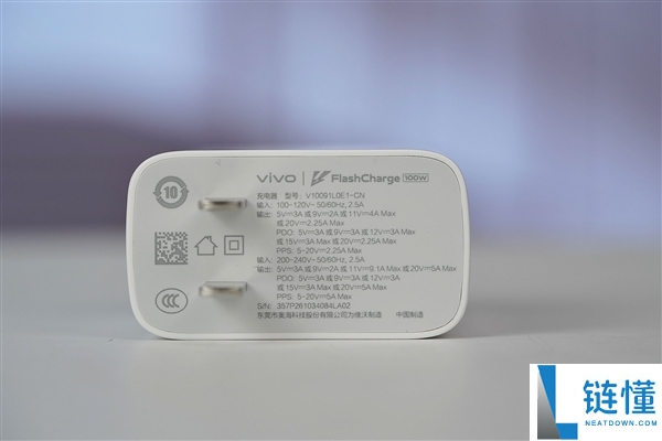 400mm增距镜、直出2亿像素,vivo X300 Ultra摄影师套装图赏