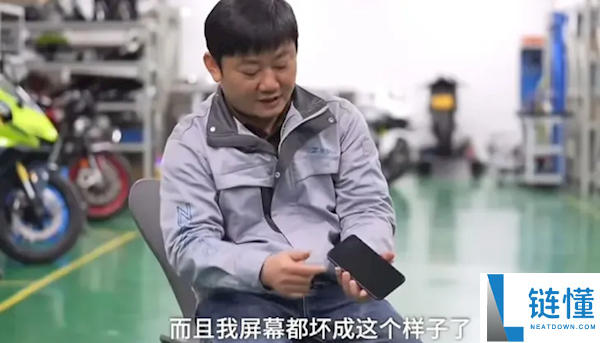 被称 “摩托车圈雷军” 张雪：一向用2000元的华为手机 屏坏了也懒得换
