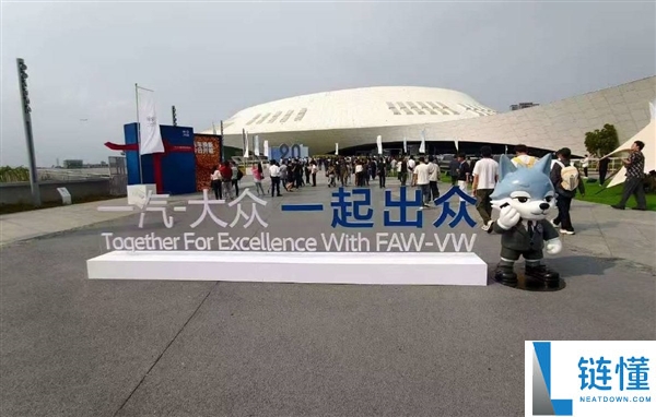 人们情愿置信张雪20年的逆袭 却不置信一个35年车企能在混动翻身