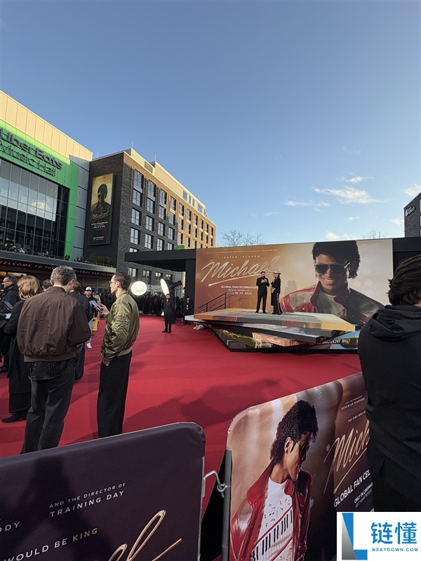 米高积逊柏林首映：纪录片震撼登场，独家幕后揭秘