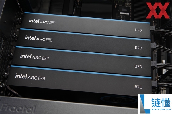 Intel 锐炫 Pro B70 专业卡首测：四卡并联功耗高达 720W