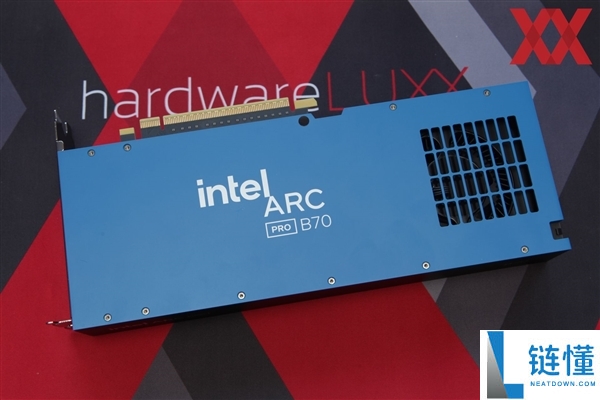 Intel 锐炫 Pro B70 专业卡首测：四卡并联功耗高达 720W