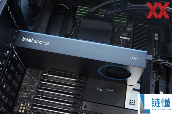Intel 锐炫 Pro B70 专业卡首测：四卡并联功耗高达 720W
