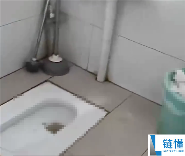超市厕所水池浸泡白条鸡？商家回应未售卖，市监局最新通报