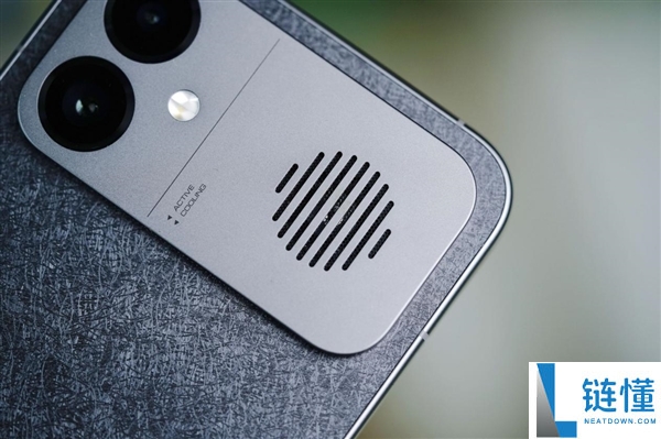 小米首款风冷手机！REDMI K90 Max 高清图赏与散热黑科技解析