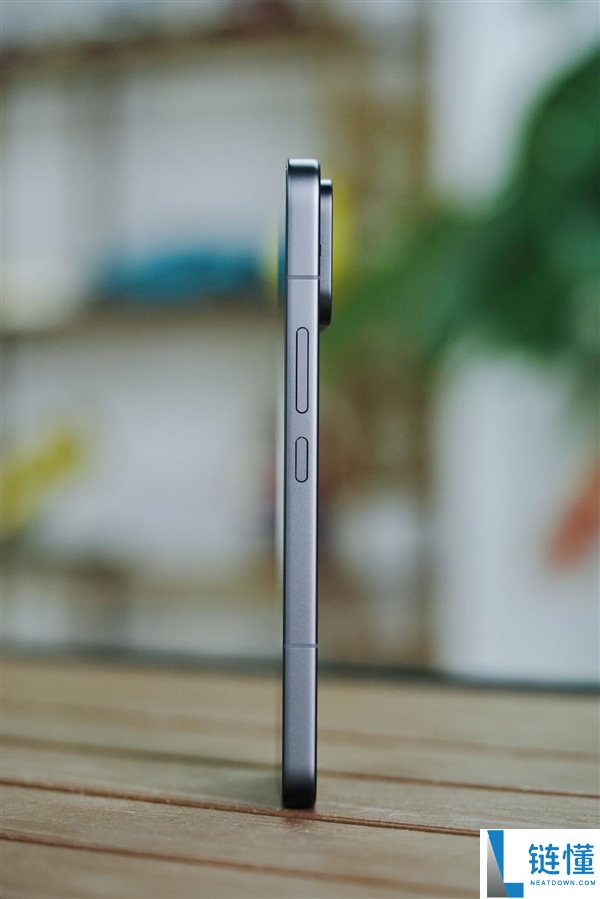 小米首款风冷手机！REDMI K90 Max 高清图赏与散热黑科技解析