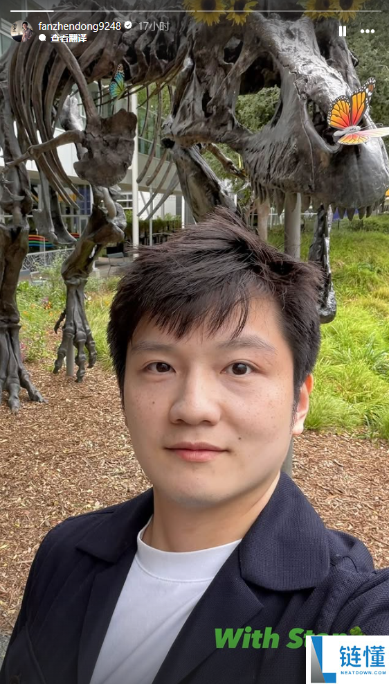 樊振东合影黄仁勋：乒乓顶流联动 AI 教父，现场切磋互赠签名球拍