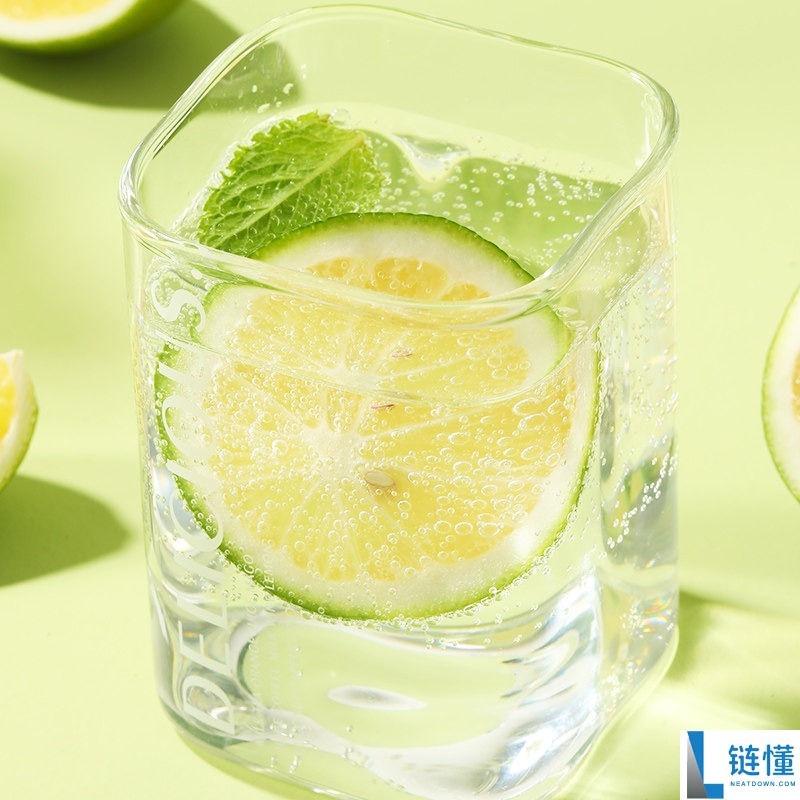 味滋源 0 糖 0 脂气泡水券后 1.3 元/瓶，比矿泉水还便宜