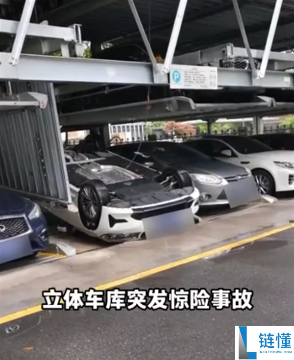 立体停车库缆绳断裂致宝马高空坠落：刚升二层即坠毁，目击者回应