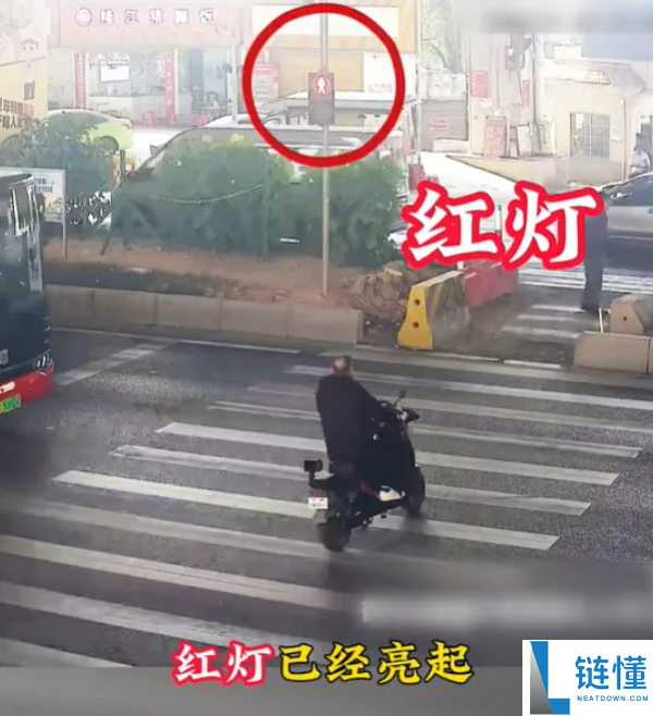 男子骑电动车被撞飞多处骨折，为何还要负全责？交警解读事故定责