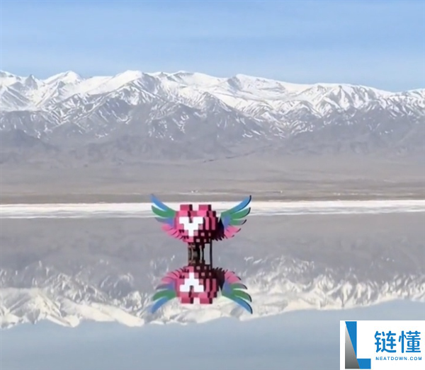 茶卡盐湖心形积木雕塑引争议：网友吐槽辣眼睛，景区回应缺打卡点