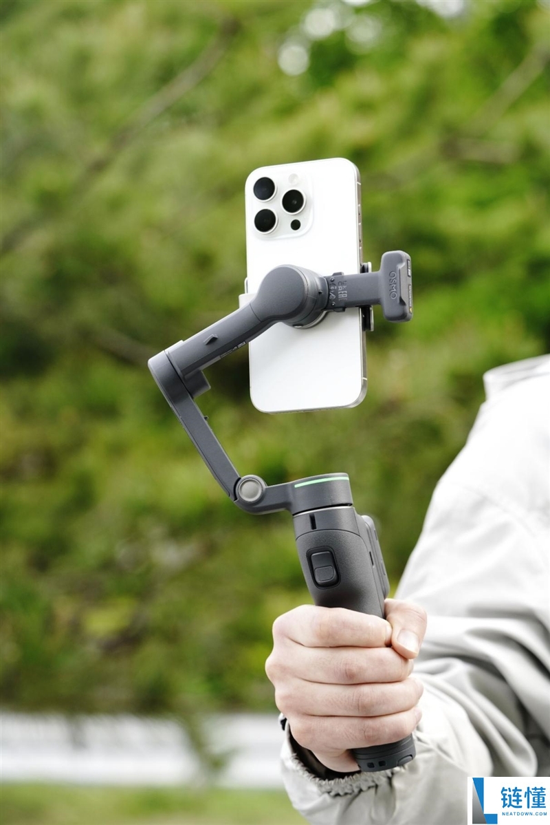 大疆 Osmo Mobile 8P 深度评测：带屏遥控 +10 米远控，单人创作稳拍新王