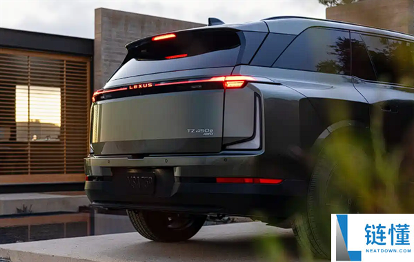 雷克萨斯纯电三排旗舰 SUV TZ 官宣：标配 95.82kWh 大电池