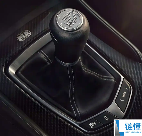 685 马力手动猛兽！凯迪拉克发布 CT5-V Blackwing F1 典藏版
