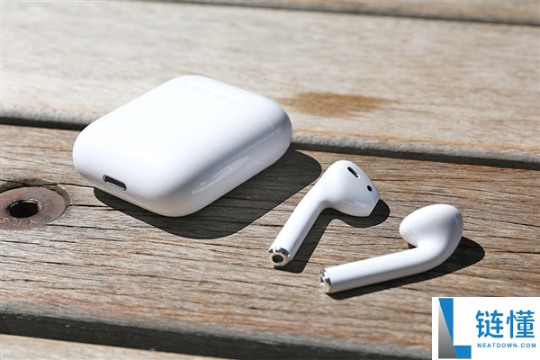 苹果带摄像头 AirPods 为何胎死腹中？李楠犀利点评：产品定义太可笑