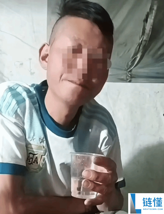 日饮 3 瓶白酒网红离世！手抖幻觉哭喊爹娘，酗酒悲剧警示