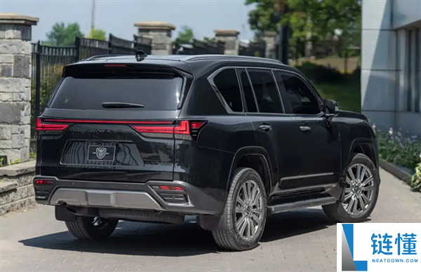 雷克萨斯 LX700 防弹版官图发布：黑武士再升级，可抵御两颗手榴弹袭击