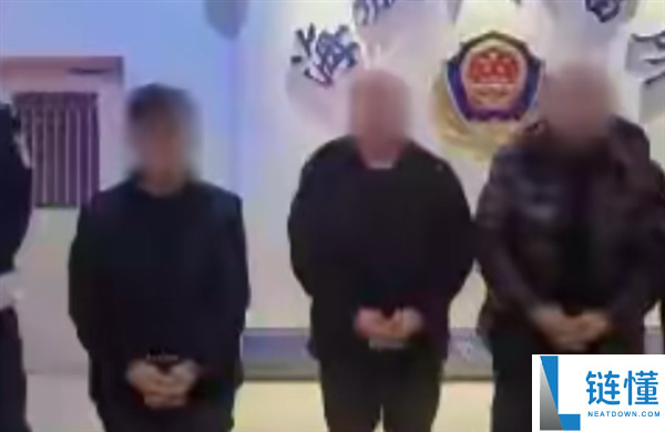 男子赌博输 2300 元疑遭出老千，报警举报自己求民警主持公道